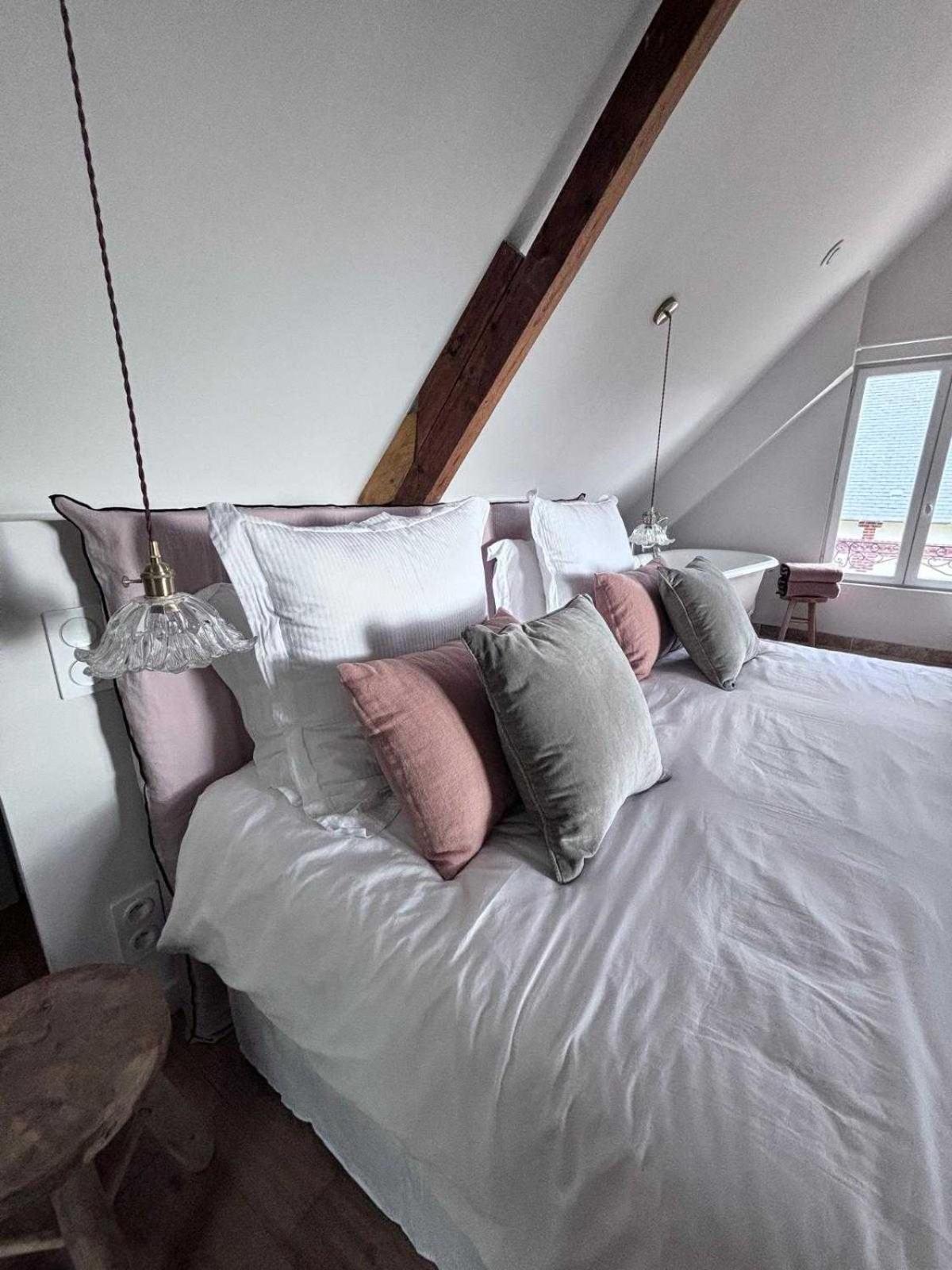 Exceptional 5 Bedroom House Near The Trouville-sur-Mer