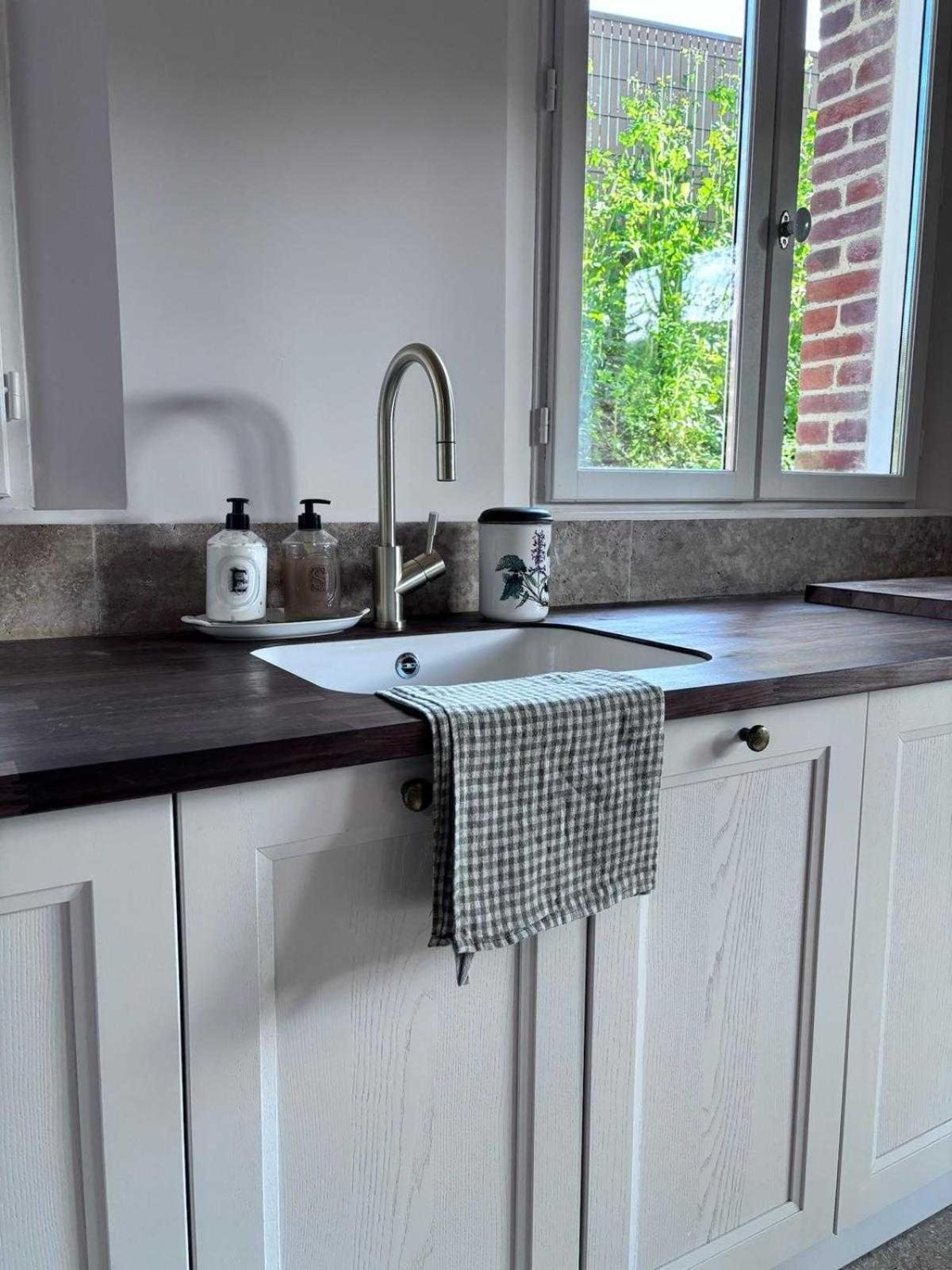 Exceptional 5 Bedroom House Near The *