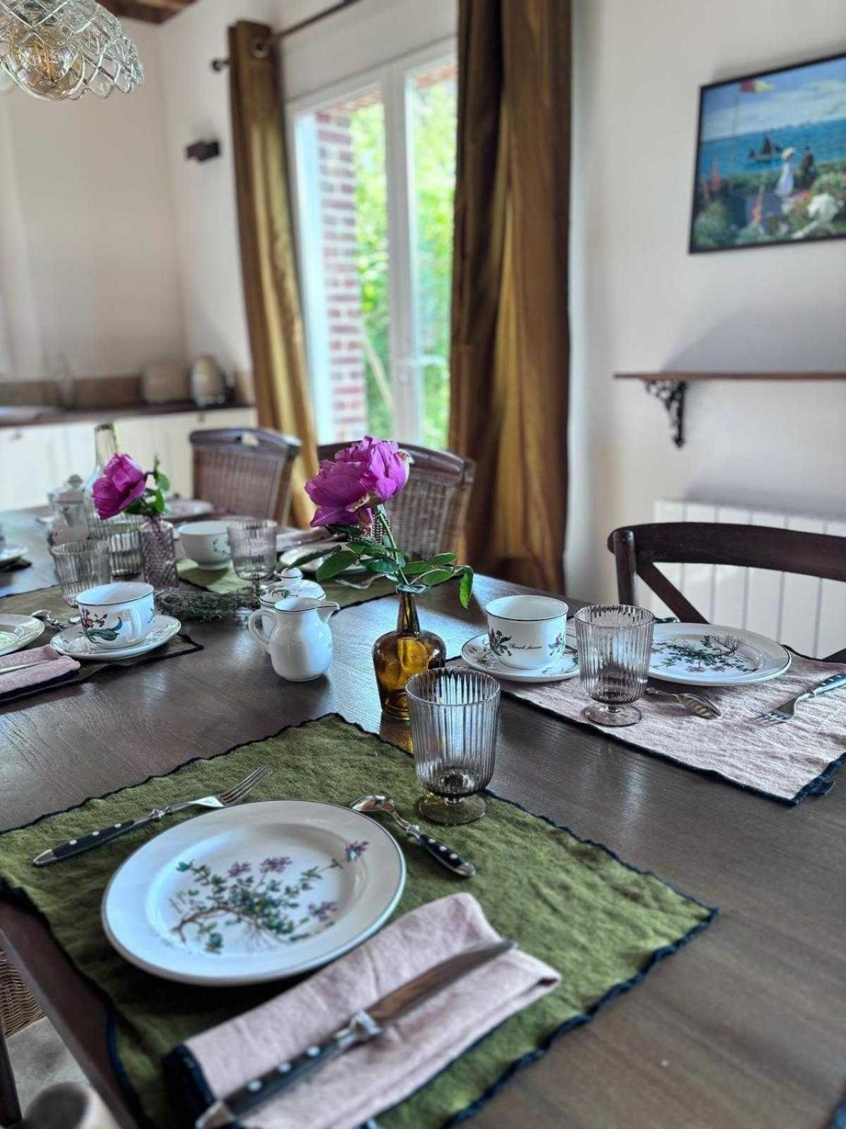 Exceptional 5 Bedroom House Near The Hébergement de vacances Trouville-sur-Mer