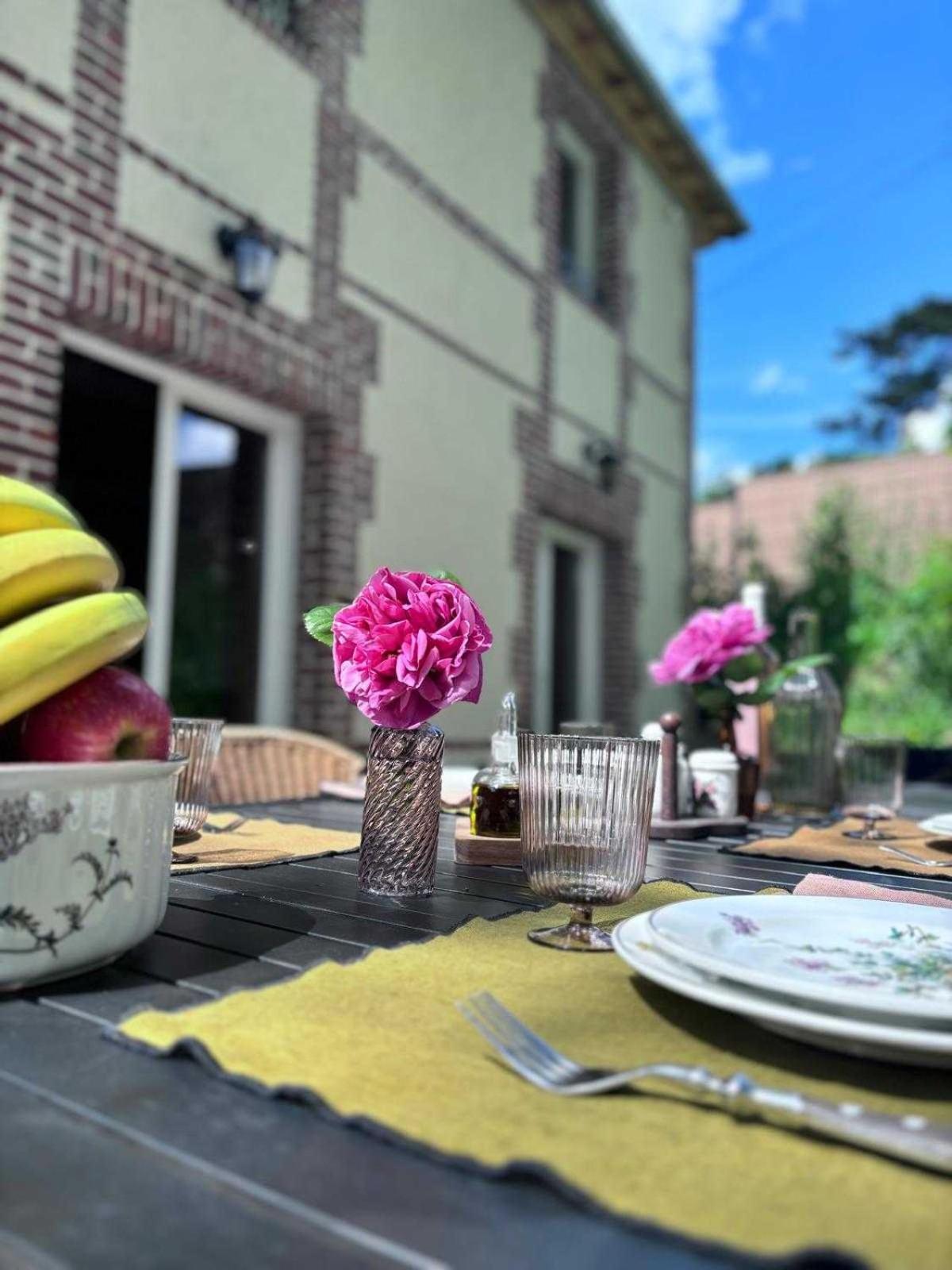 Exceptional 5 Bedroom House Near The Hébergement de vacances Trouville-sur-Mer