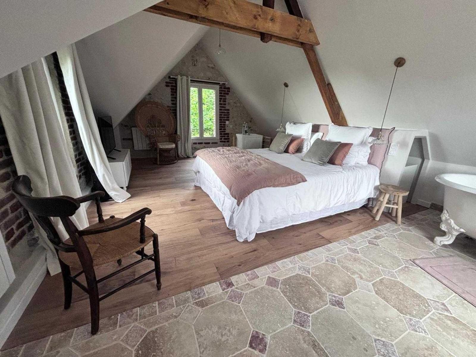 Exceptional 5 Bedroom House Near The Hébergement de vacances Trouville-sur-Mer