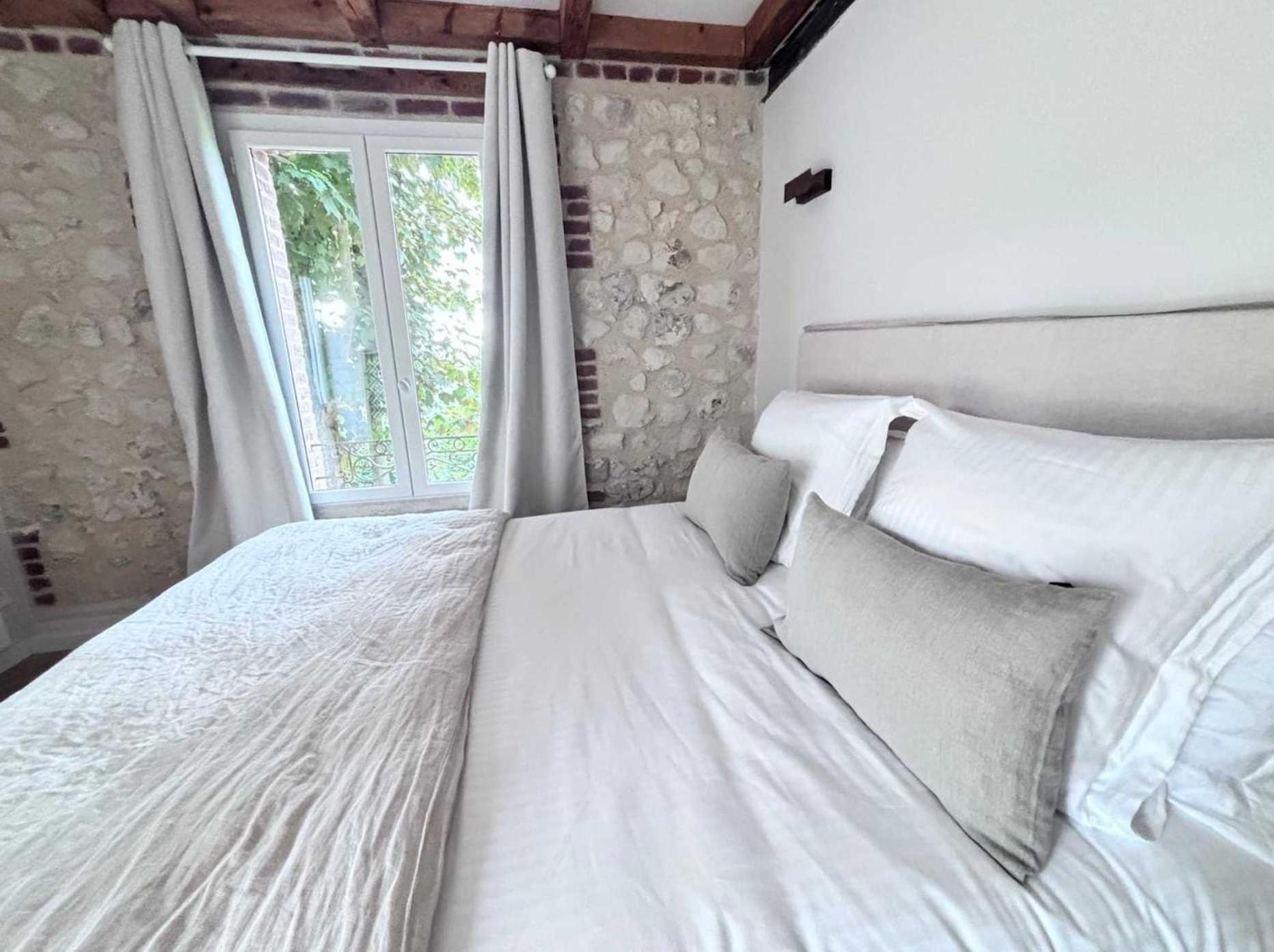 Exceptional 5 Bedroom House Near The Hébergement de vacances *