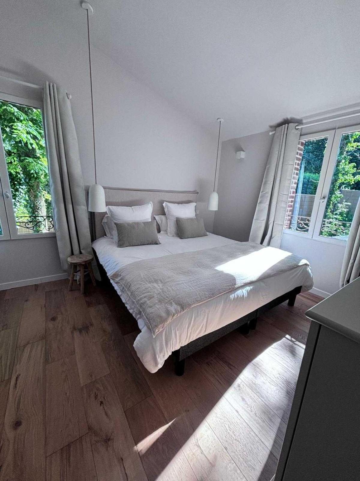 Exceptional 5 Bedroom House Near The * Trouville-sur-Mer