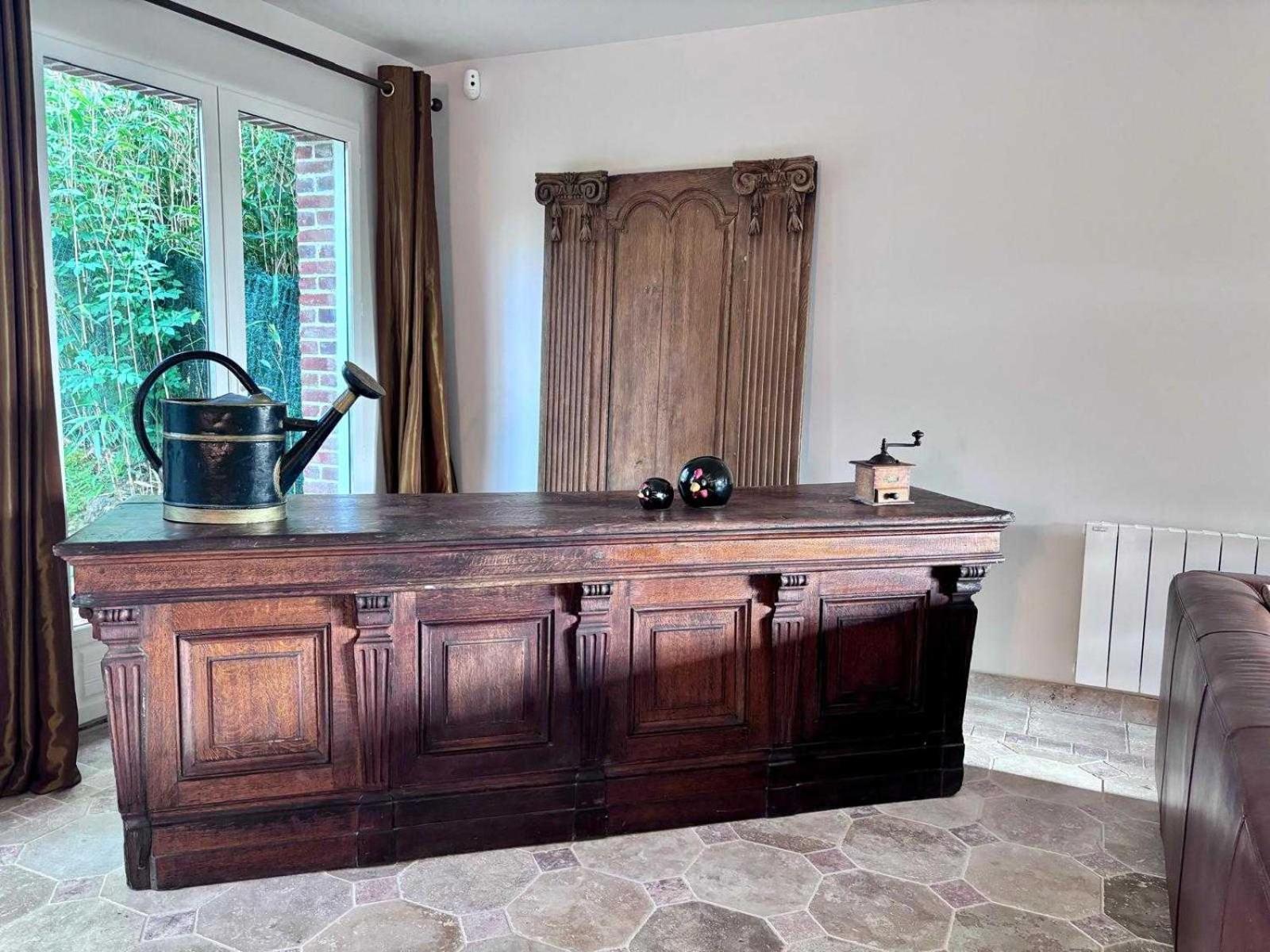 Exceptional 5 Bedroom House Near The *