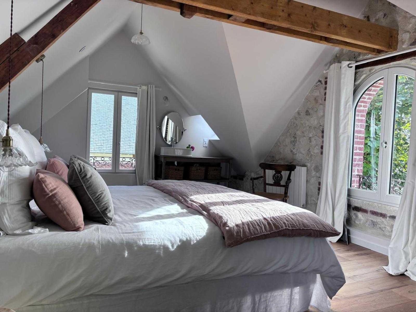 Exceptional 5 Bedroom House Near The Trouville-sur-Mer