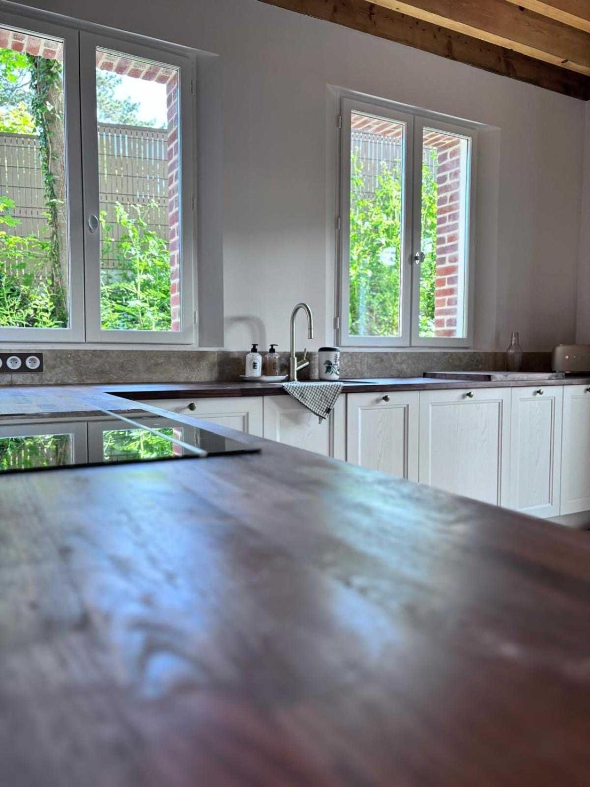 Exceptional 5 Bedroom House Near The Holiday home *